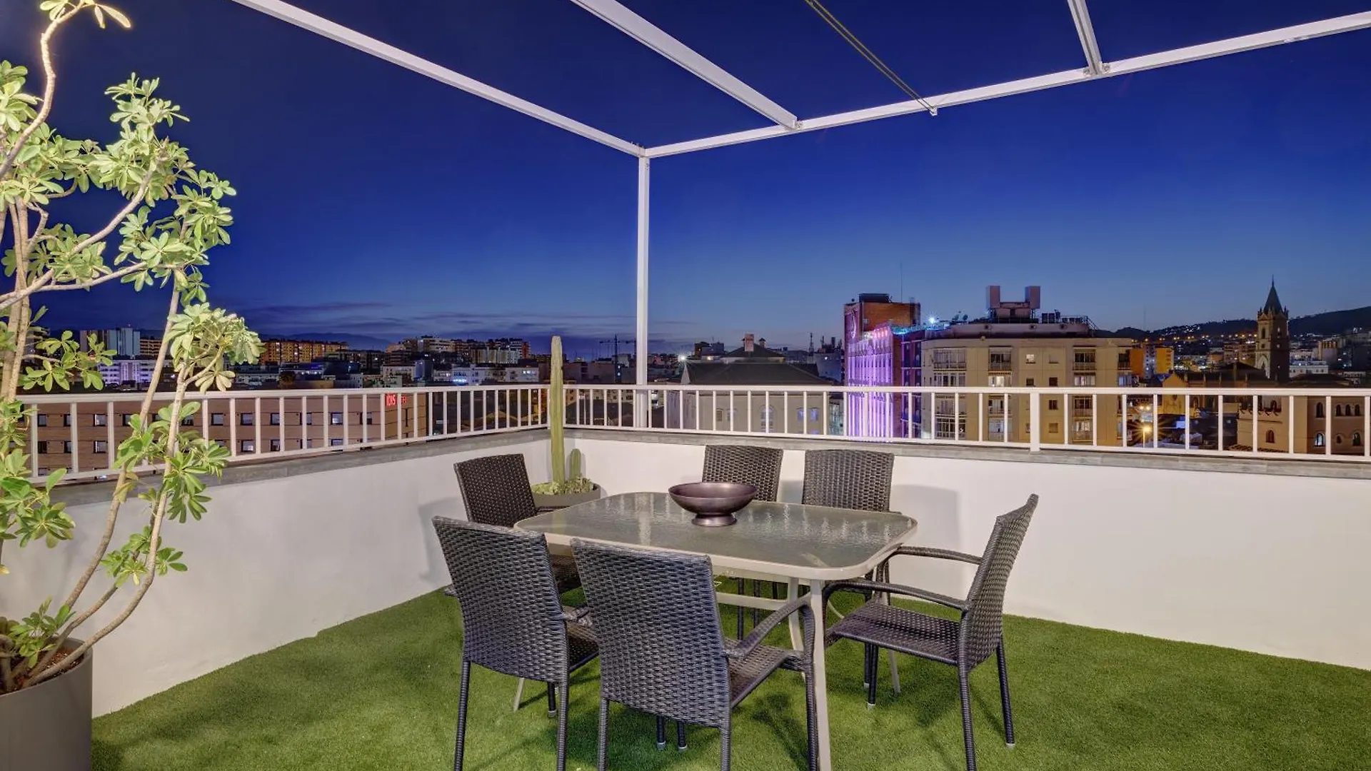 Penthouse Apartment Tribuna Center By Seric,15' Walking To The Beach Malaga 0*,